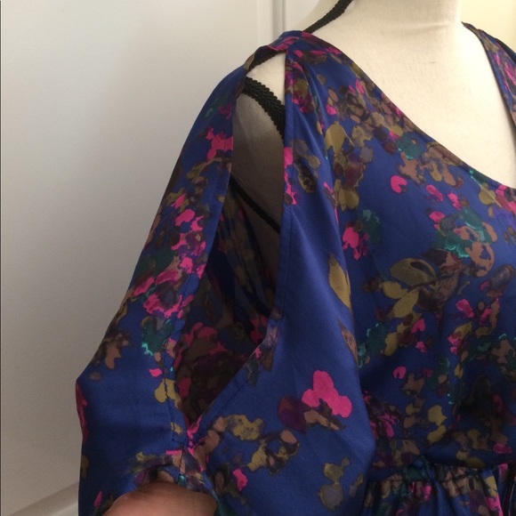 Express Colorful Top - Picture 2 of 8